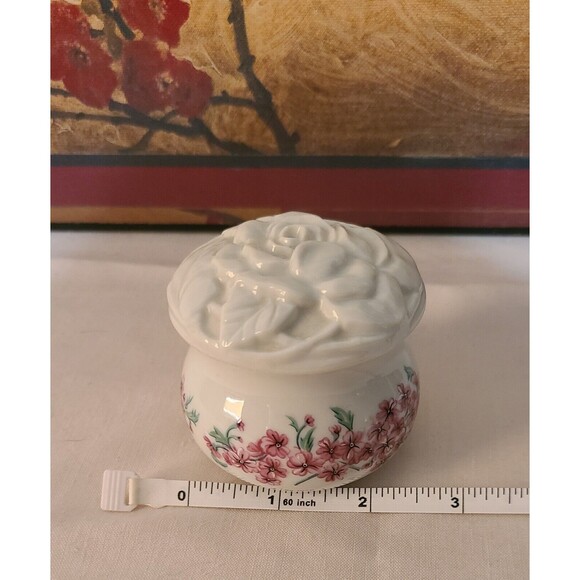 1981 Southern Heirlooms Vintage Porcelain Trinket Box Elizabeth Arden Floral - Picture 7 of 8